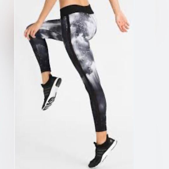 Adidas black and white leggings sz medium - Picture 5 of 7